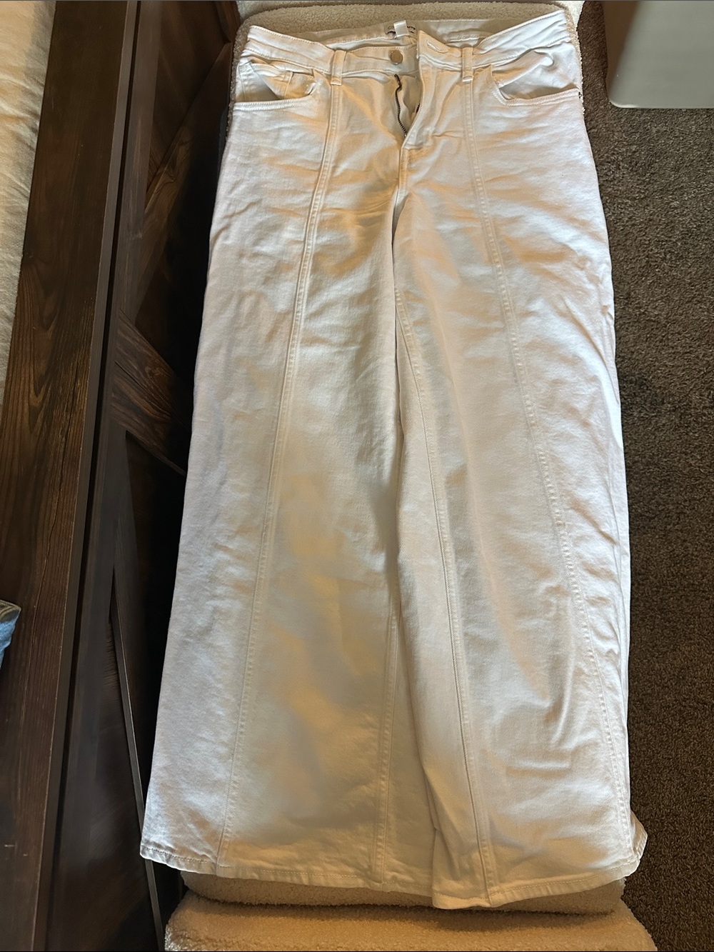 High-Rise White Wide Leg Jeans - Flare Fit